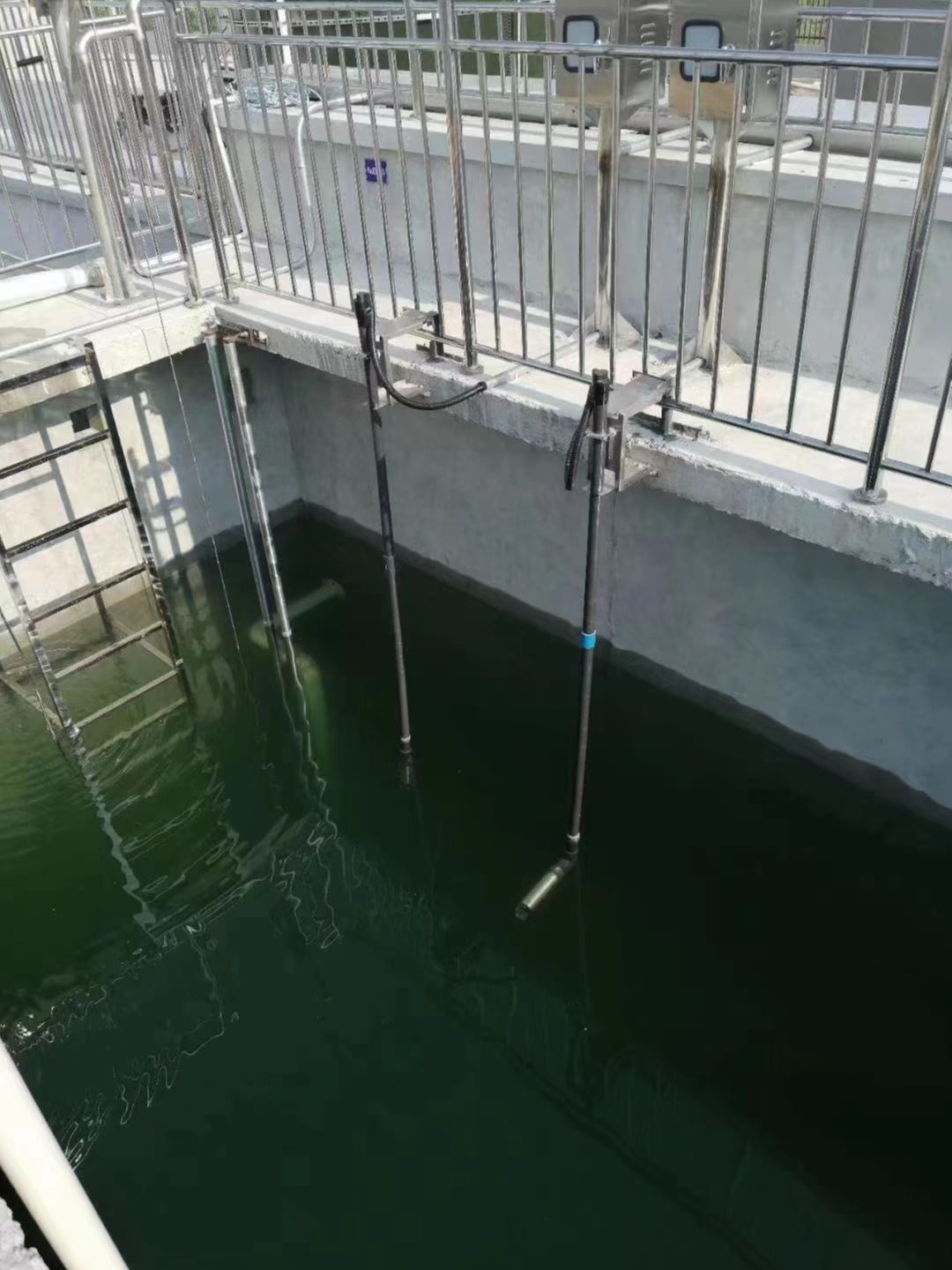 Instalaci&oacute;n de Porbest TSS UVCOD en el sitio